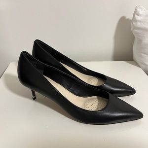 Brand new black kenneth cole kitten heels